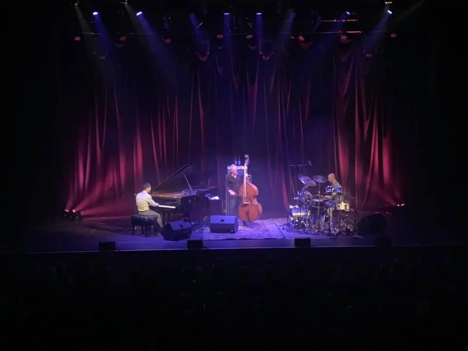 Weltklassebassist Avishai Cohen begeistert im Pavillon
