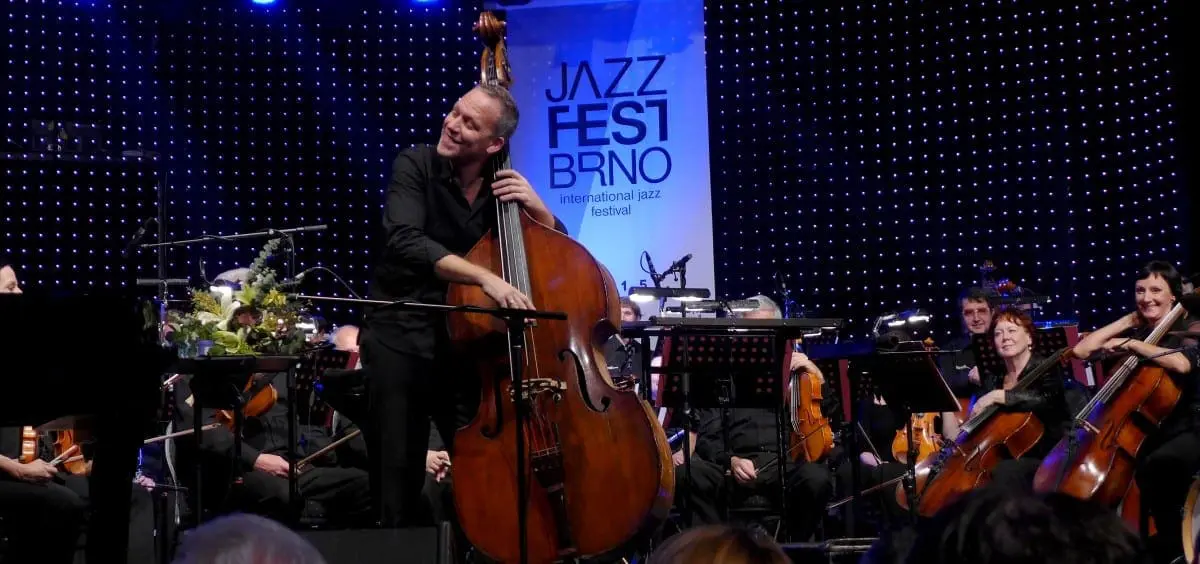 Avishai Cohen center stage