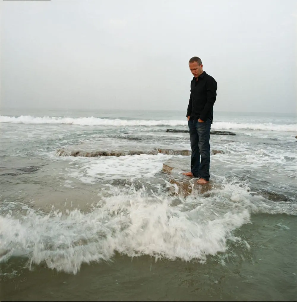 Avishai Cohen on a rock - Seven-Seas -Lucille Reyboz