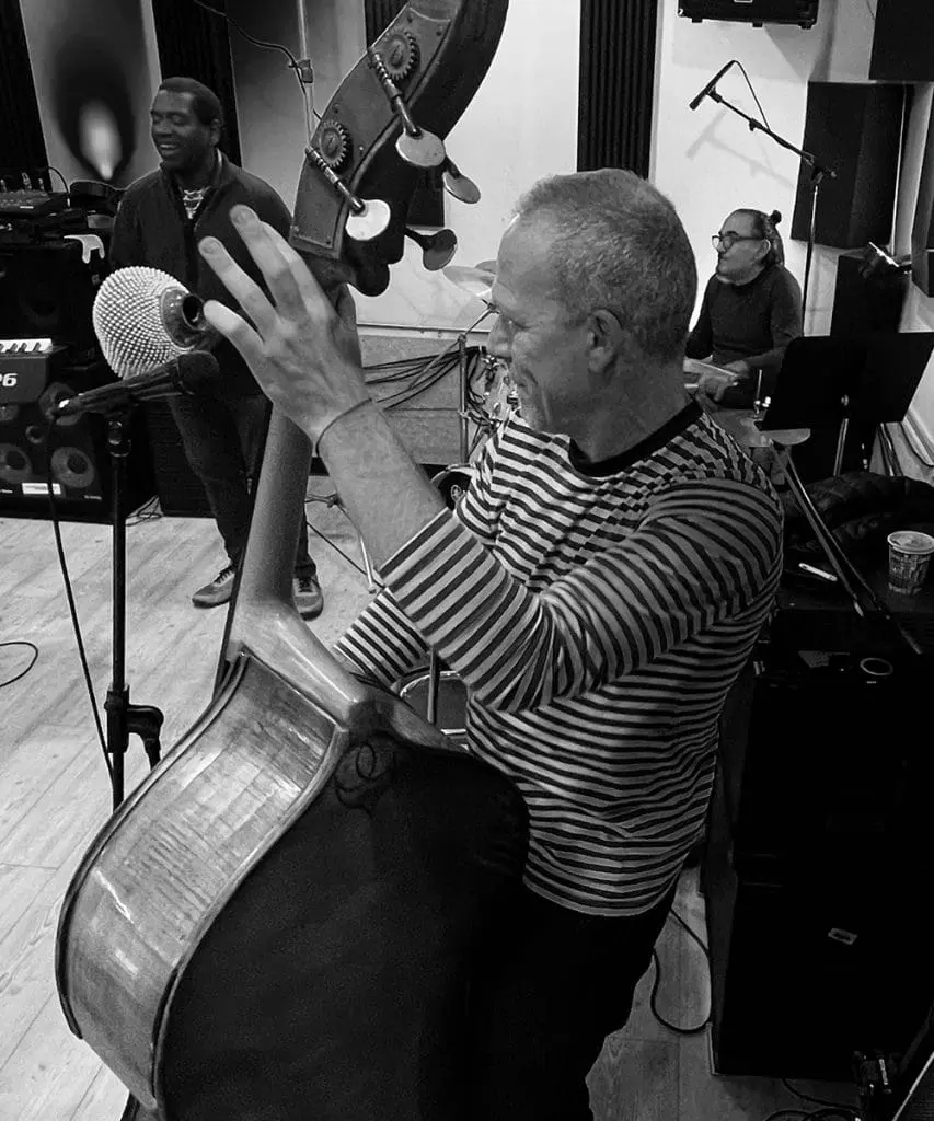 Banda 'Iroko' - Avishai cohen with double bass - credits Makoto Matsuo